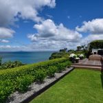 Luxurious Home With Clifftop Seaview, Whangaparaoa